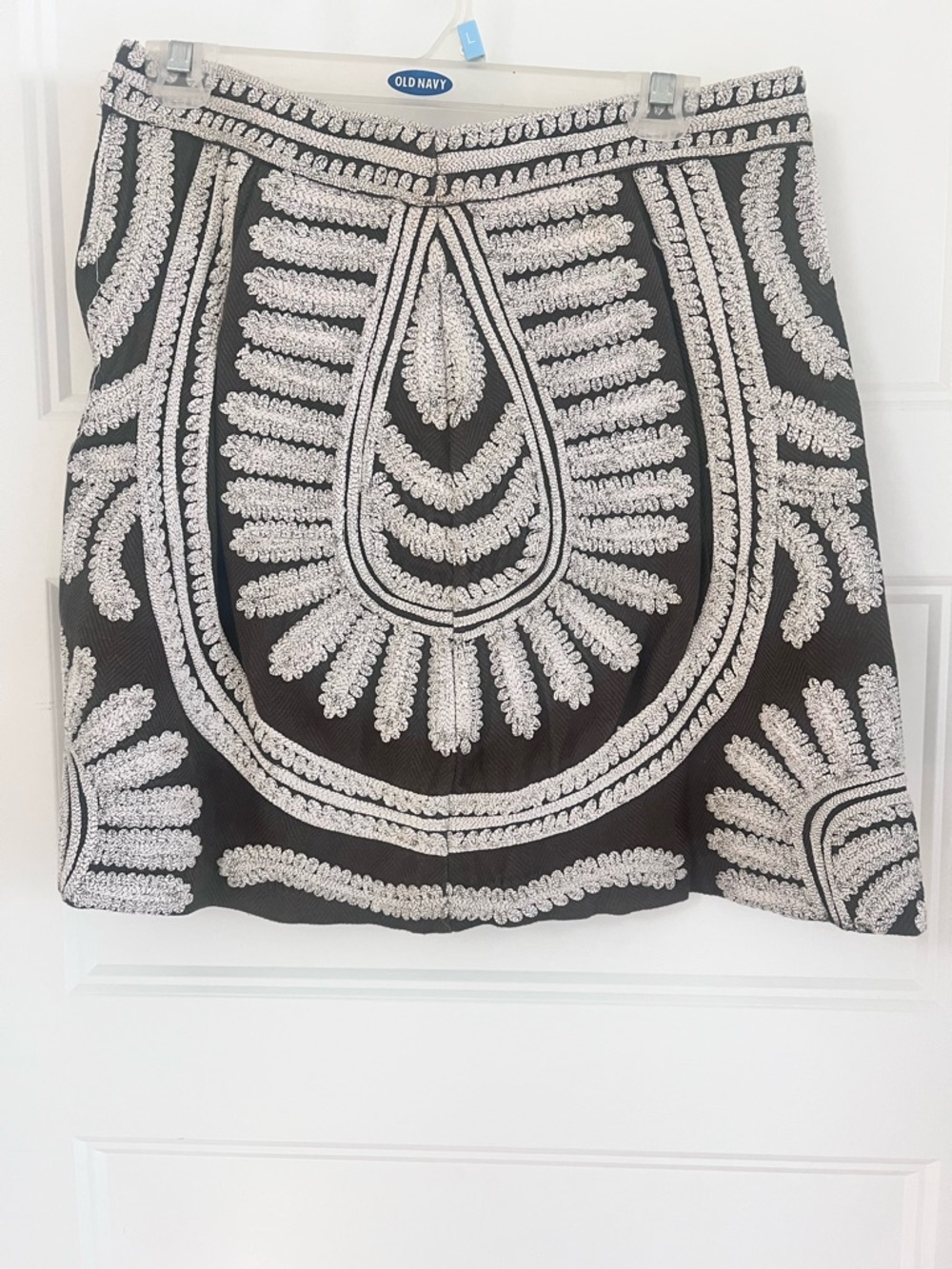 Anthropologie Embroidered o live & white skirt